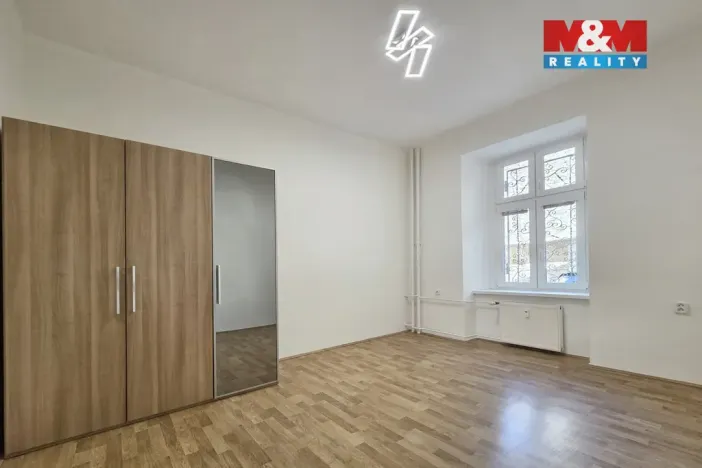 Pronájem bytu 3+1, Karlovy Vary, I. P. Pavlova, 80 m2