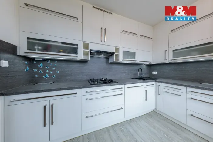 Prodej bytu 2+1, Karlovy Vary - Bohatice, Ostrovská, 68 m2