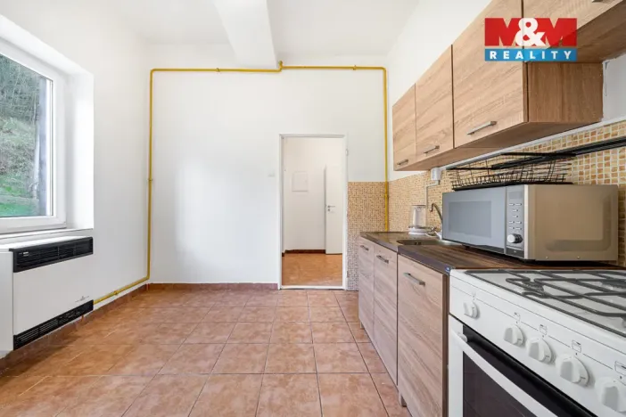 Prodej bytu 3+1, Oloví - Hory, 74 m2