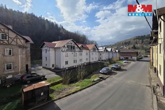 Prodej bytu 3+1, Oloví - Hory, 74 m2