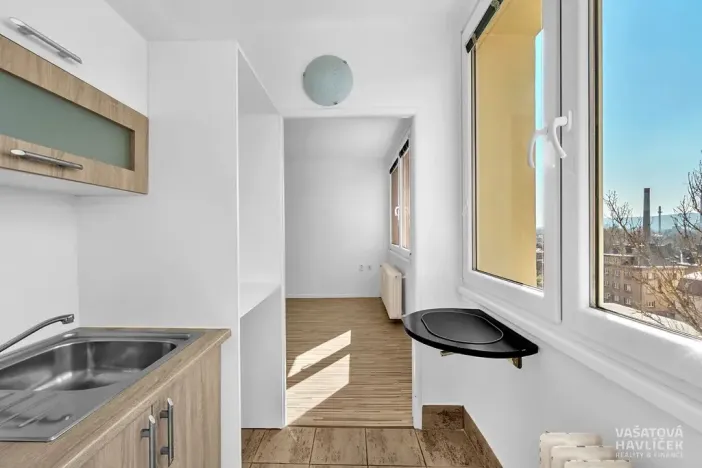 Pronájem bytu 1+kk, Dvůr Králové nad Labem, Macharova, 27 m2