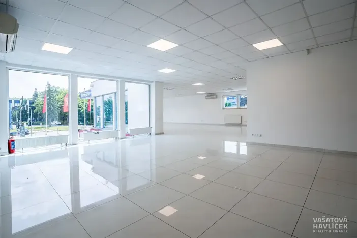 Pronájem obchodního prostoru, Hradec Králové, Víta Nejedlého, 400 m2