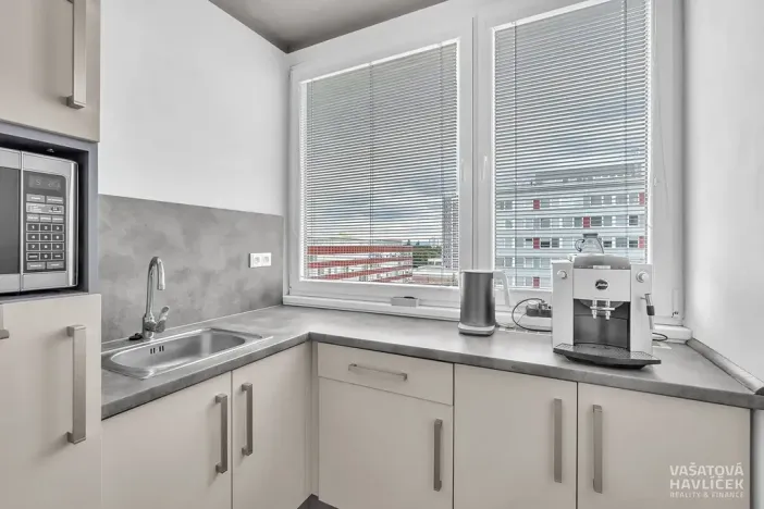 Pronájem kanceláře, Hradec Králové, Akademika Heyrovského, 30 m2