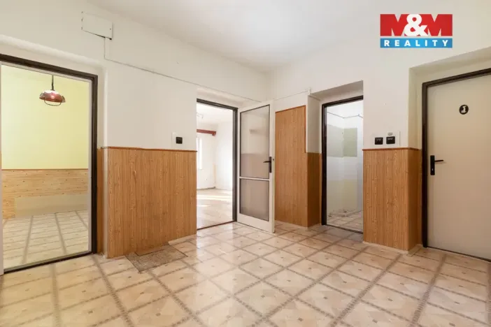 Prodej atypického bytu, Krnov - Pod Bezručovým vrchem, Bezručova, 73 m2