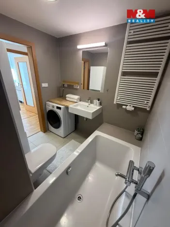 Pronájem bytu 3+kk, Praha - Břevnov, Ve Střešovičkách, 69 m2