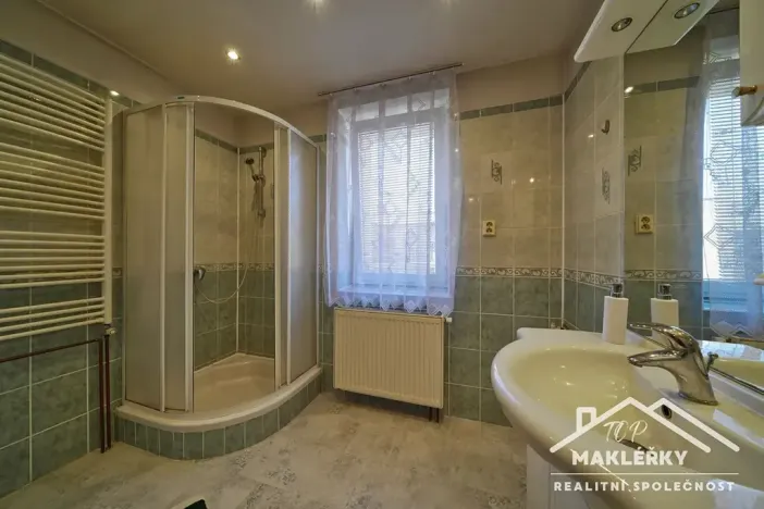 Prodej rodinného domu, Zásmuky, Sladkovského, 186 m2