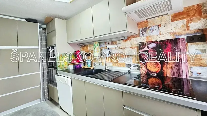 Prodej bytu 3+1, Alicante, Španělsko, 84 m2