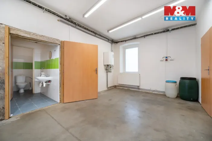Pronájem výrobních prostor, Albrechtice, 98 m2