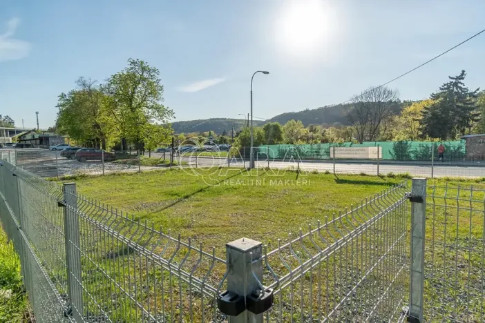 Pronájem komerčního pozemku, Praha - Braník, Pikovická, 542 m2