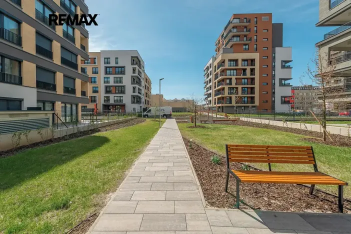 Pronájem bytu 3+kk, Praha - Hloubětín, Poděbradská, 77 m2