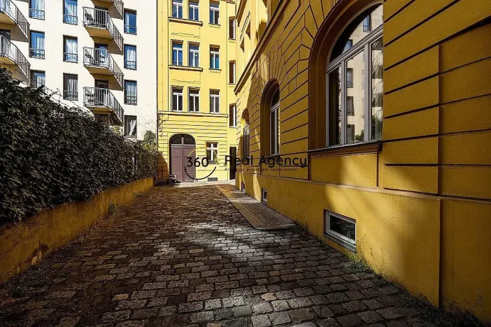 Prodej bytu 2+1, Praha - Smíchov, Štefánikova, 93 m2