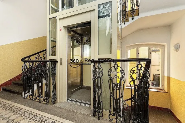 Prodej bytu 2+1, Praha - Smíchov, Štefánikova, 93 m2