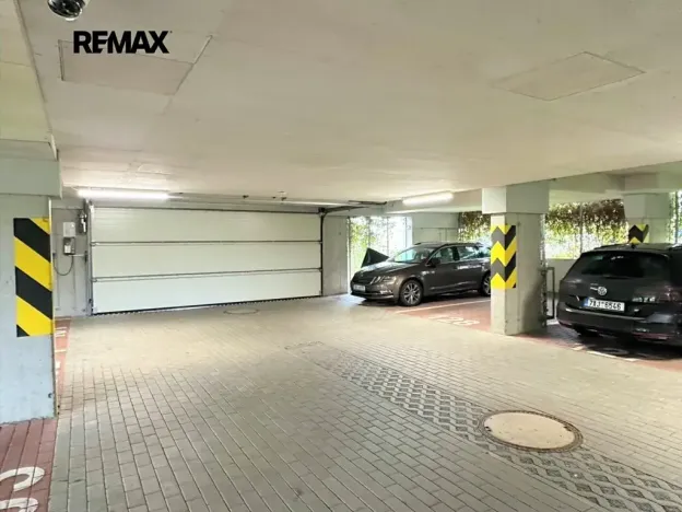 Pronájem bytu 2+kk, Praha - Štěrboholy, Kryšpínova, 63 m2