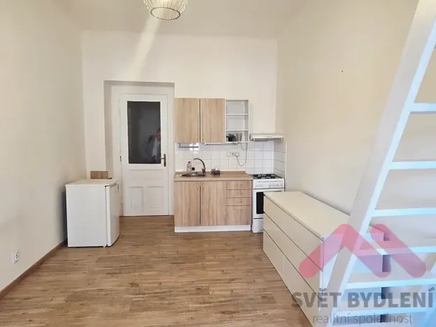 Pronájem bytu 1+kk, Praha - Vršovice, Kodaňská, 26 m2