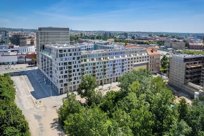 Pronájem garážového stání, Brno, Fuchsova, 9 m2