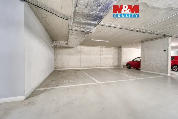 Pronájem garážového stání, Plzeň - Severní Předměstí, Otýlie Beníškové, 15 m2