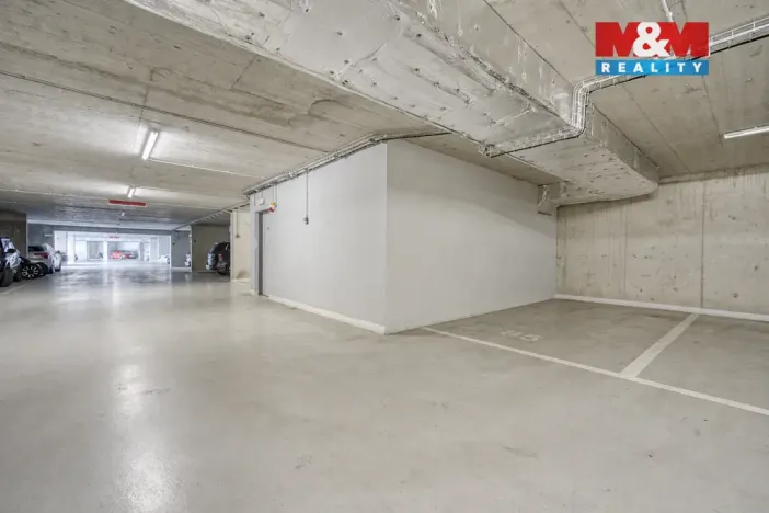 Pronájem garážového stání, Plzeň - Severní Předměstí, Otýlie Beníškové, 15 m2