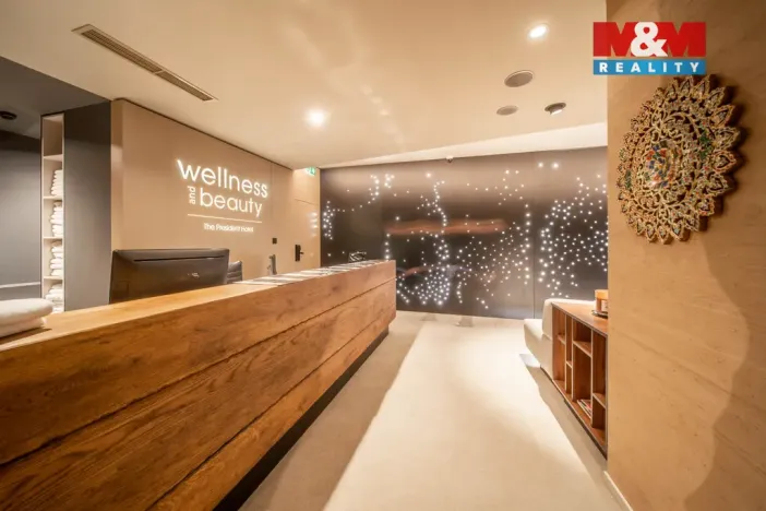 Pronájem obchodního prostoru, Praha - Staré Město, náměstí Curieových, 75 m2