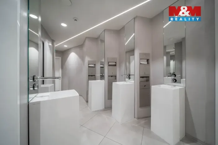 Pronájem obchodního prostoru, Praha - Staré Město, náměstí Curieových, 75 m2