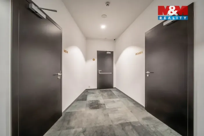 Pronájem obchodního prostoru, Praha - Staré Město, náměstí Curieových, 75 m2