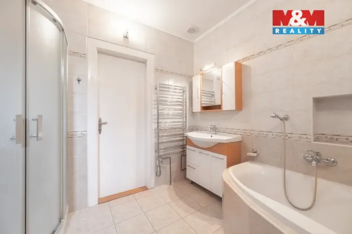 Prodej rodinného domu, Uherské Hradiště, U Stadionu, 300 m2