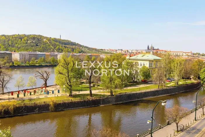 Prodej bytu 4+1, Praha - Nové Město, Masarykovo nábřeží, 133 m2