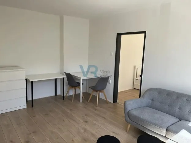 Prodej bytu 2+1, Trhové Sviny, Sídliště, 54 m2