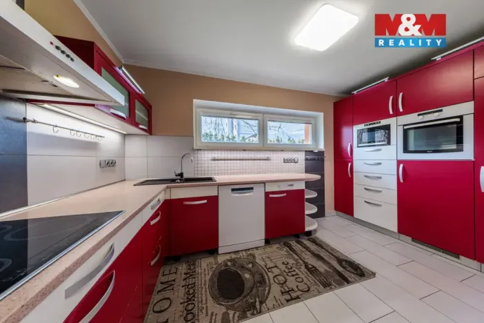 Prodej rodinného domu, Karlovy Vary - Dvory, Chebská, 228 m2