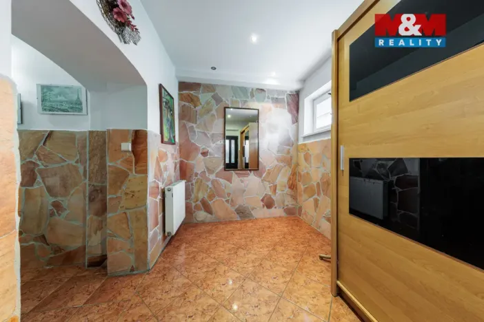 Prodej rodinného domu, Karlovy Vary - Dvory, Chebská, 228 m2