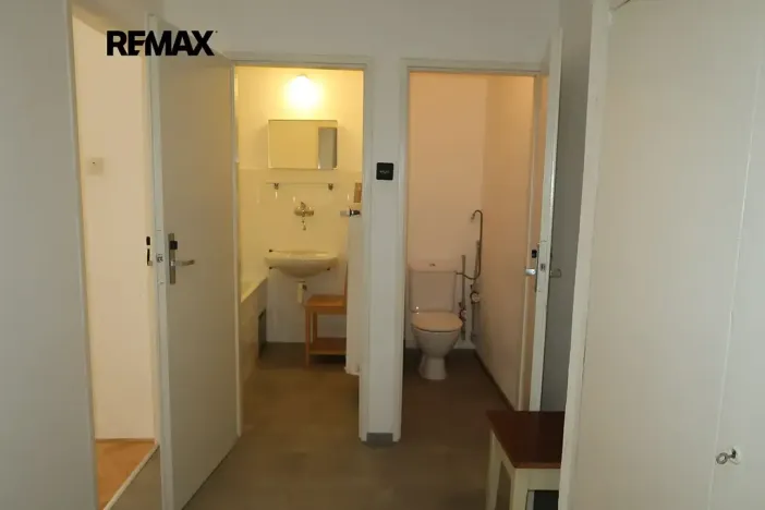 Pronájem bytu 2+1, Praha - Podolí, Podolská, 67 m2