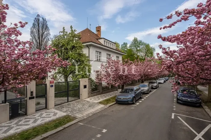 Prodej vily, Praha - Bubeneč, Heineho, 726 m2