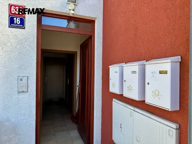 Prodej bytu 2+kk, Říčany, Kosatcová, 38 m2