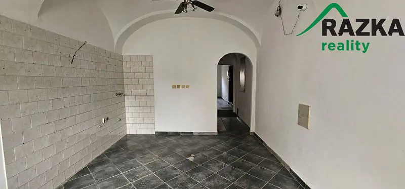 Prodej rodinného domu, Chodová Planá, 355 m2