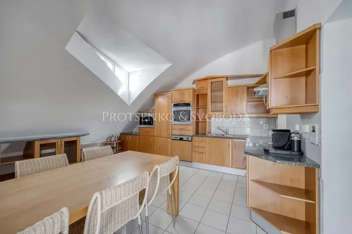 Prodej vily, Křižanov, Benešovo náměstí, 530 m2