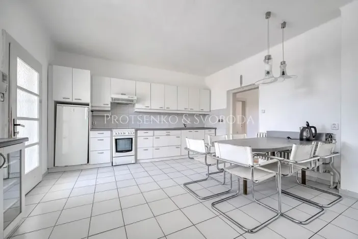 Prodej vily, Křižanov, Benešovo náměstí, 530 m2