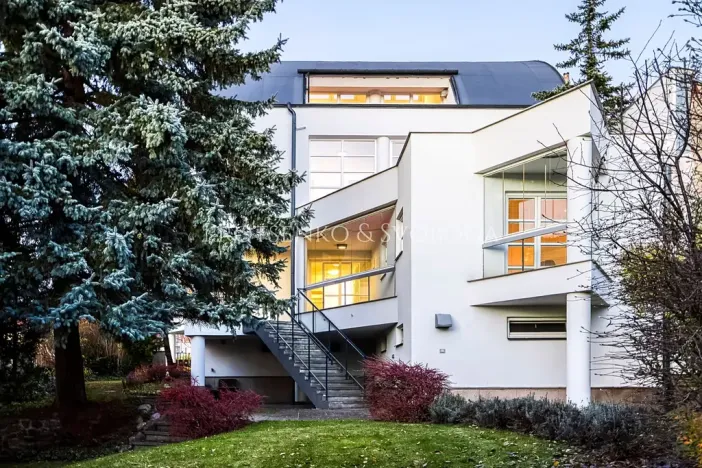 Prodej vily, Křižanov, Benešovo náměstí, 530 m2