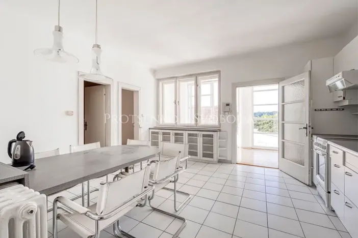 Prodej ordinace, Křižanov, Benešovo náměstí, 530 m2