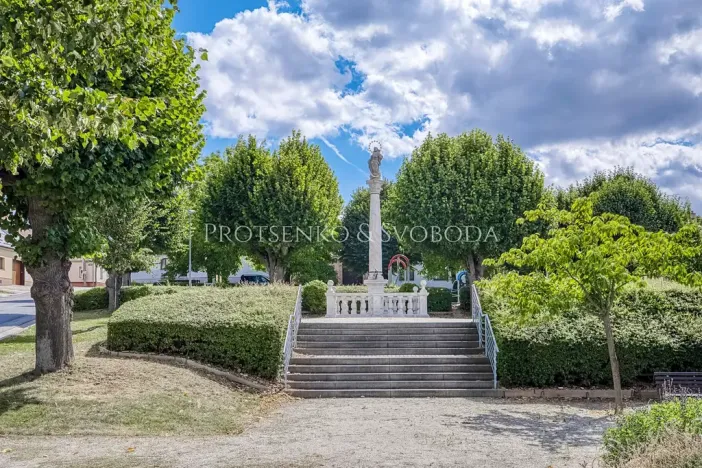 Prodej ordinace, Křižanov, Benešovo náměstí, 530 m2