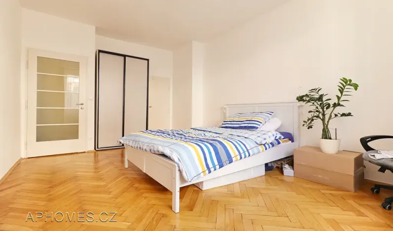 Pronájem bytu 2+1, Praha - Žižkov, Jeseniova, 60 m2