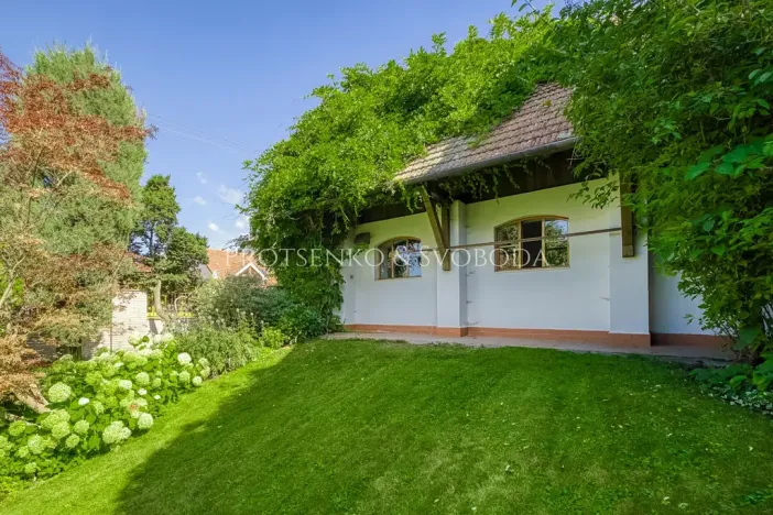 Prodej kanceláře, Křižanov, Benešovo náměstí, 530 m2