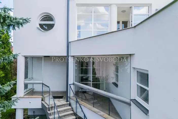 Prodej vícegeneračního domu, Křižanov, Benešovo náměstí, 530 m2