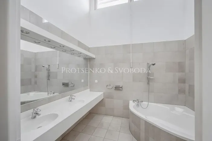 Prodej vícegeneračního domu, Křižanov, Benešovo náměstí, 530 m2