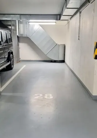 Pronájem garážového stání, Praha - Strašnice, Gutova, 20 m2