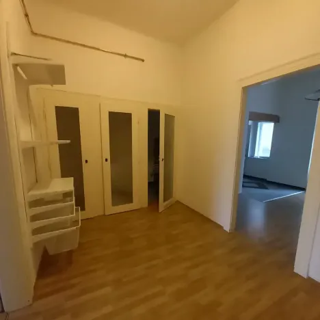 Pronájem bytu 2+1, Praha - Karlín, Hybešova, 74 m2