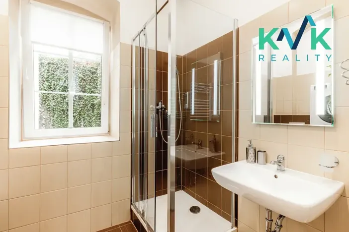 Prodej bytu 3+1, Karlovy Vary, Mariánskolázeňská, 69 m2