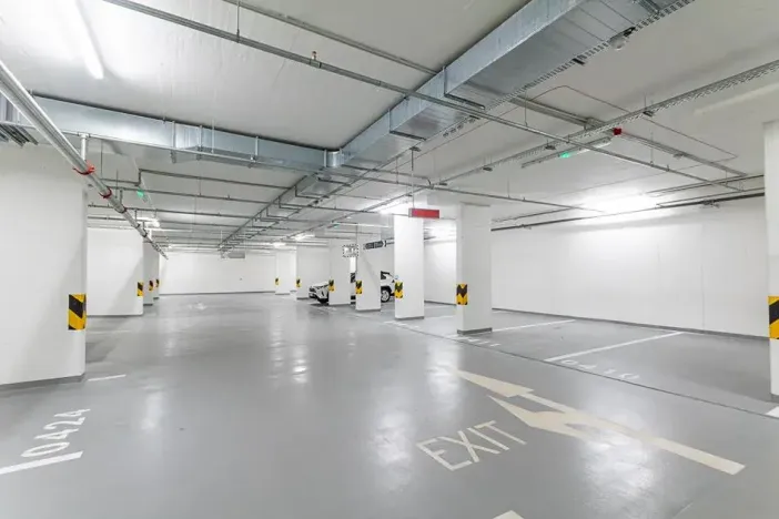 Pronájem garážového stání, Praha - Žižkov, Seifertova, 20 m2