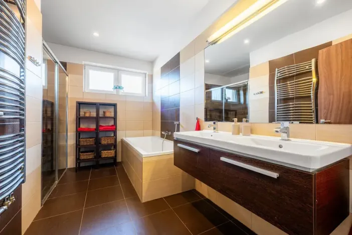 Prodej rodinného domu, Vyšehněvice, 167 m2