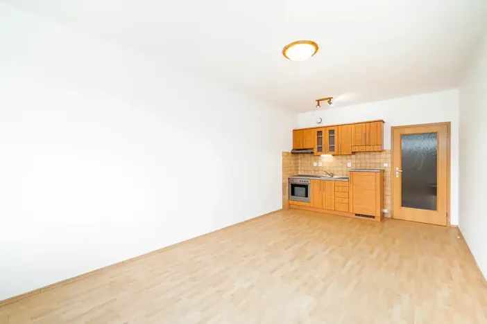 Pronájem bytu 1+kk, Praha - Kunratice, Za valem, 30 m2