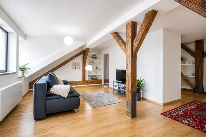 Pronájem bytu 1+kk, Praha - Karlín, Sokolovská, 77 m2