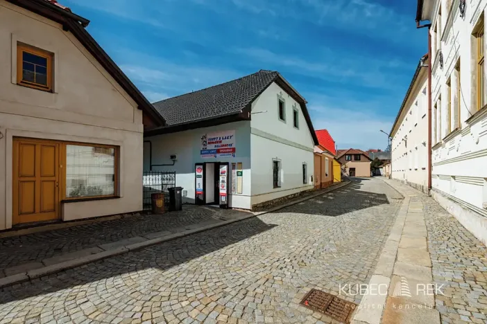 Prodej obchodního prostoru, Kamenice nad Lipou, Dobšova, 270 m2